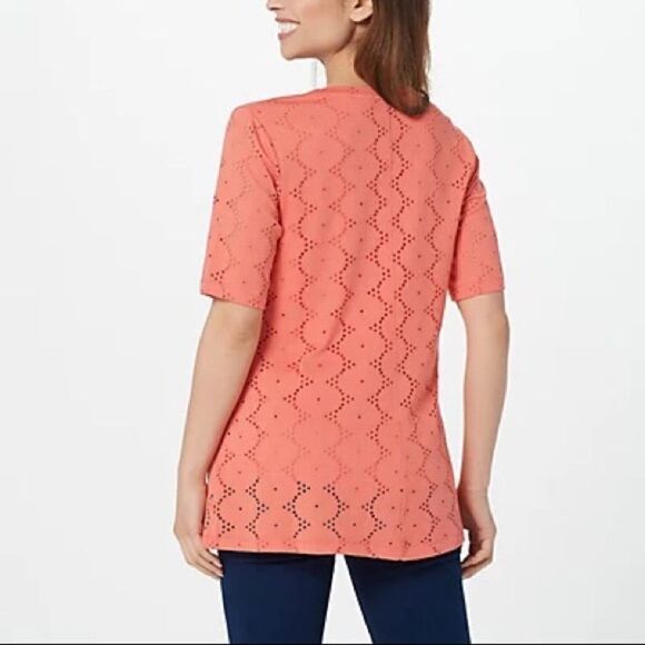 Isaac Mizrahi Knit Eyelet Rounded Swing Elbow Sleeves Top - Picture 2 of 4